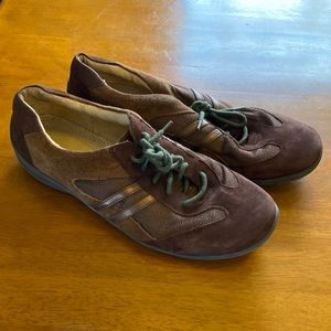 Naturalizer Brown Suede Shoes 10 EUC Lace Up Sneakers